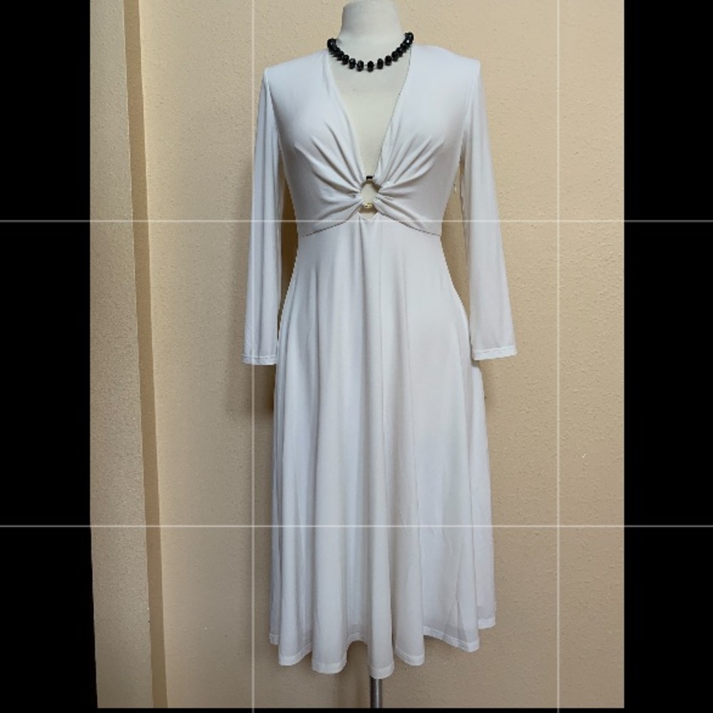 💥SALE💥Halston white full dress  plunging V-neck